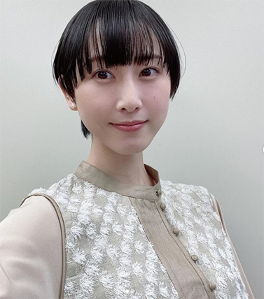 元SKE48で女優の松井玲奈が新型コロナ感染　仕事関係者感染でPCR検査 
