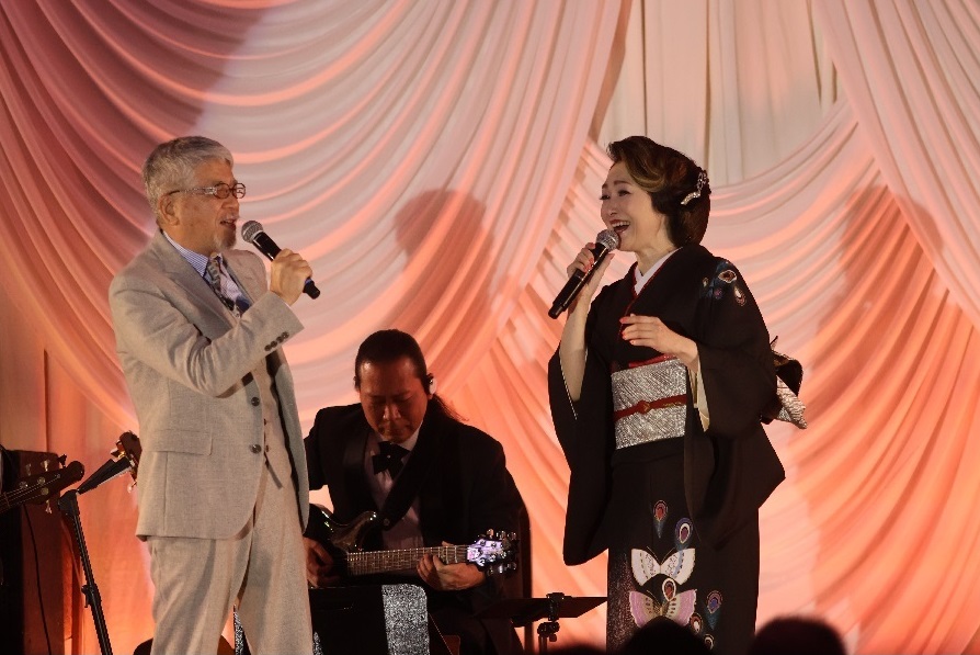 歌手山口かおる、ディナーショーで八代亜紀さんトリビュート&「ふた情け」など自身のヒット曲を熱唱