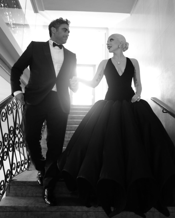 レディー・ガガ、婚約者から贈られた「2つの婚約指輪」の秘密を明かす 最初は「草の葉の指輪」だった