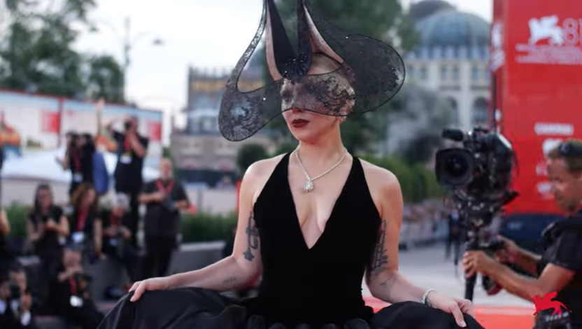 ホアキン・フェニックス＆レディー・ガガ「ジョーカー： フォリ・ア・ドゥ」　べネチア国際映画祭で12分のスタンディングオベーション