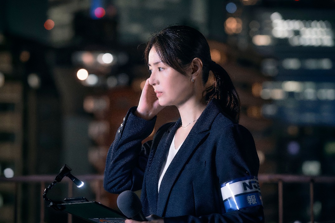 映画「ショウタイムセブン」 阿部寛VS爆破犯の極限交渉TVスポット映像&場面写真公開