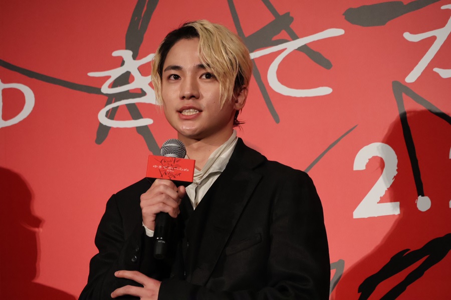 映画「ゆきてかへらぬ」完成披露舞台挨拶　広瀬すず、木戸大聖、岡田将生、根岸吉太郎監督登壇