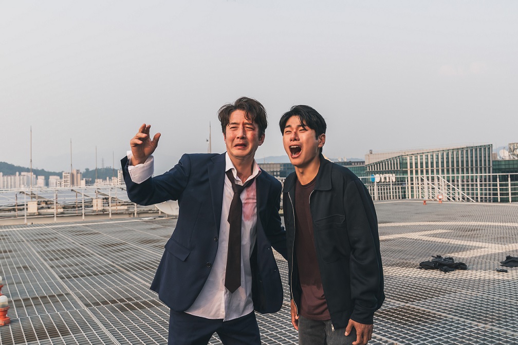 映画「ヒットマン リサージェンス」クォン・サンウのメッセージ付き本予告公開　チェ・ジウと22年ぶり共演