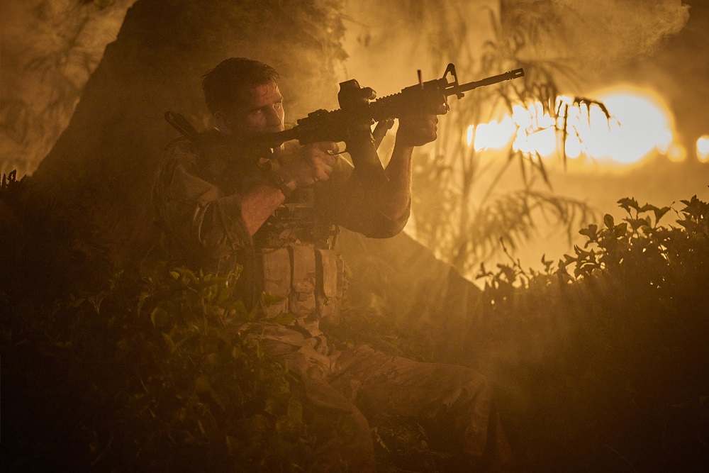 ラッセル・クロウ×リアム・ヘムズワースW主演「ランド・オブ・バッド」8月15日公開決定