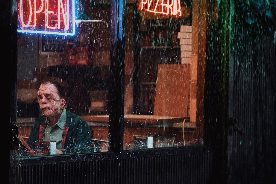 映画「顔を捨てた男」A2製作、セバスチャン・スタン主演、アーロン・シンバーグ監督の究極の不条理劇