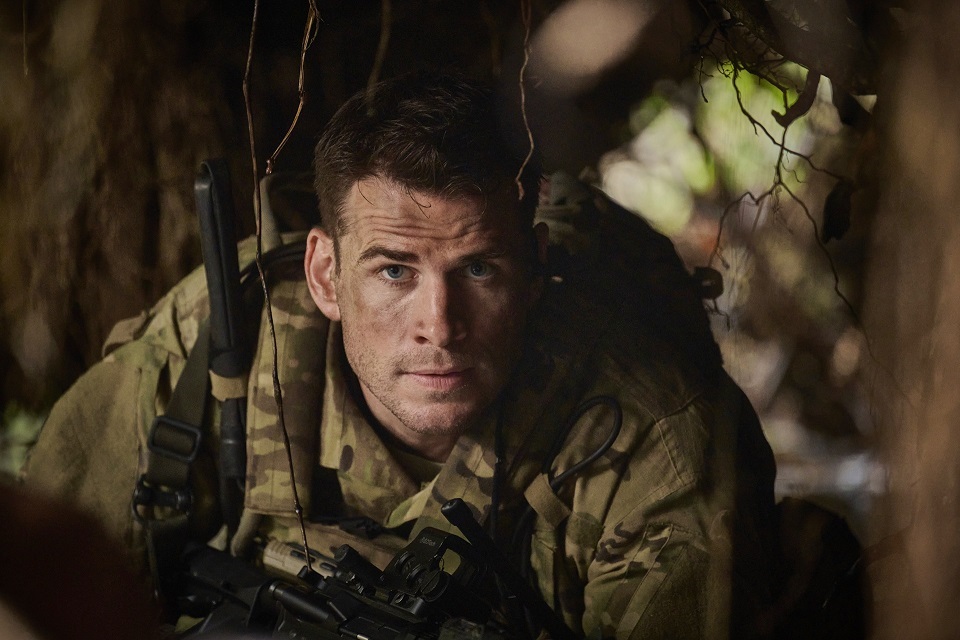 ラッセル・クロウ＆リアム・ヘムズワース共演「ランド・オブ・バッド」　特報映像、ポスター、場面カット解禁