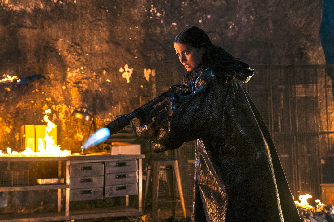 アナ・デ・アルマスのアクション満載の本予告解禁断