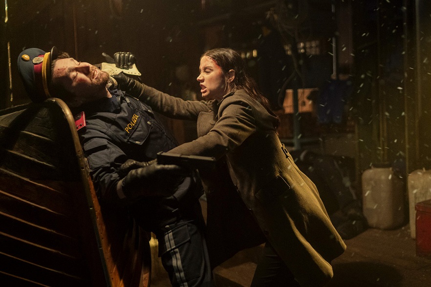 アナ・デ・アルマスのアクション満載の本予告解禁断