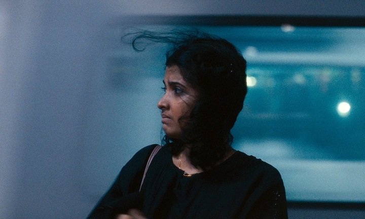 映画「私たちが光と想うすべて」ムンバイで働く看護師プラバとアヌの仕事・結婚・恋の悩みと2人の絆