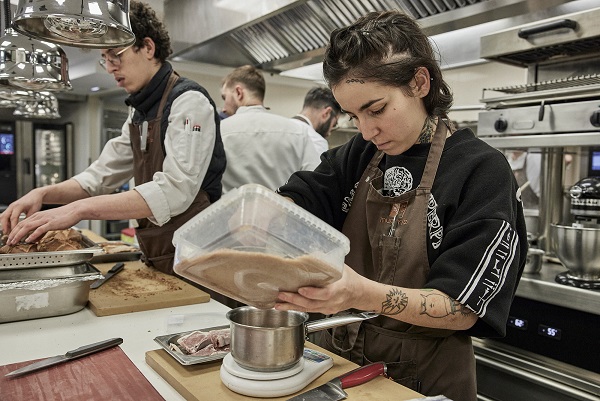 ドキュメンタリ－映画「ムガリッツ」　”異端の名店”の異次元の独創的料理の舞台裏