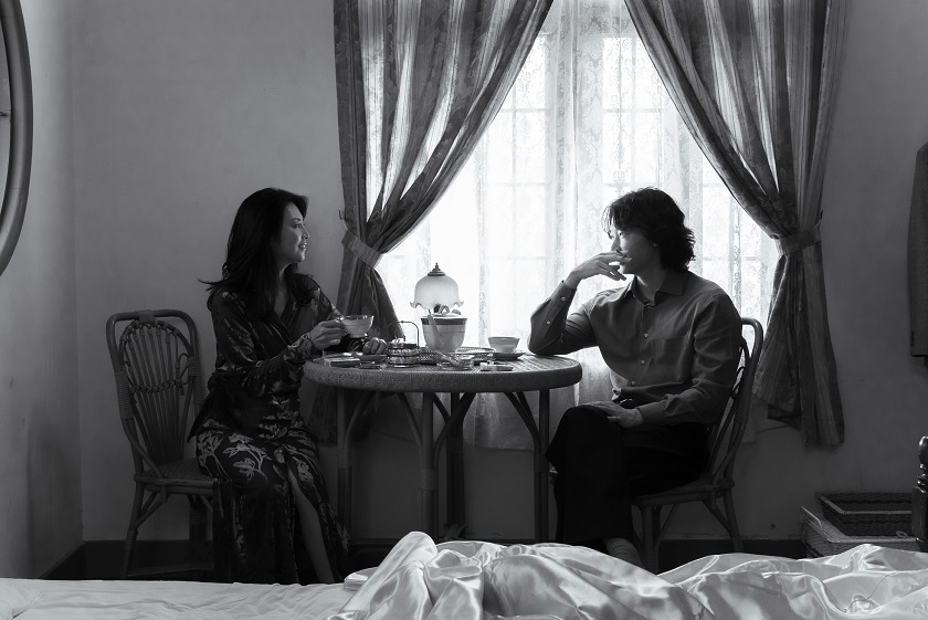 綾野剛主演、荒井晴彦監督「星と月は天の穴」愛と性の純文学的映画