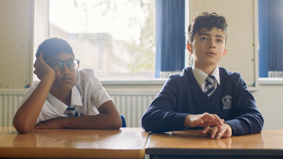 「ぼくの名前はラワン」ろう者の少年が手話を習得し成長していく姿を描く感動のドキュメンタリー