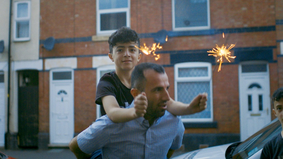 「ぼくの名前はラワン」ろう者の少年が手話を習得し成長していく姿を描く感動のドキュメンタリー