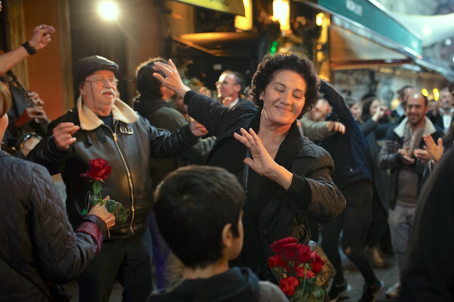 「CROSSING　心の交差点」トランスジェンダーの姪を探してジョージアからトルコに旅する女性と青年のロードムービー