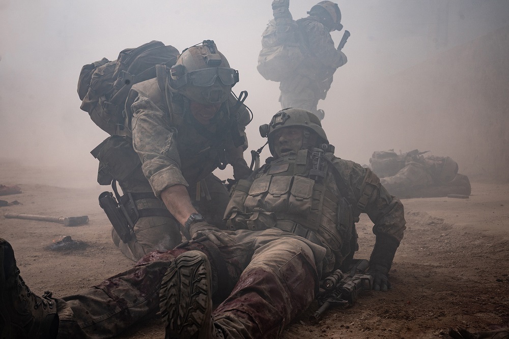 「ウォ―フェア 戦地最前線」　元米軍特殊部隊員がイラク戦争での実体験の戦闘地獄絵図を異次元のリアリティで再現