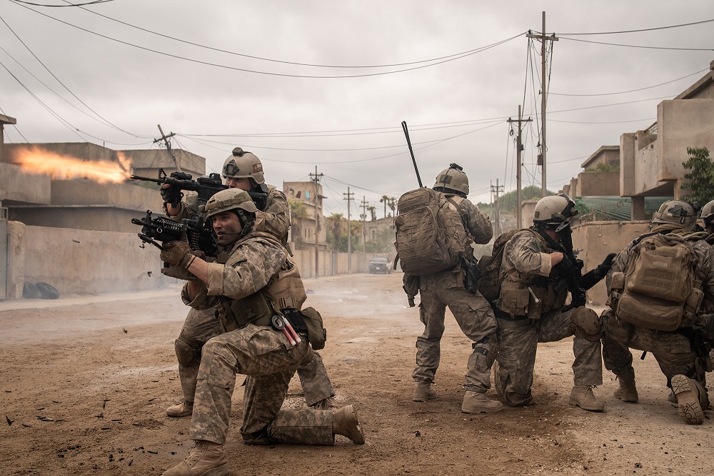 「ウォ―フェア 戦地最前線」　元米軍特殊部隊員がイラク戦争での実体験の戦闘地獄絵図を異次元のリアリティで再現