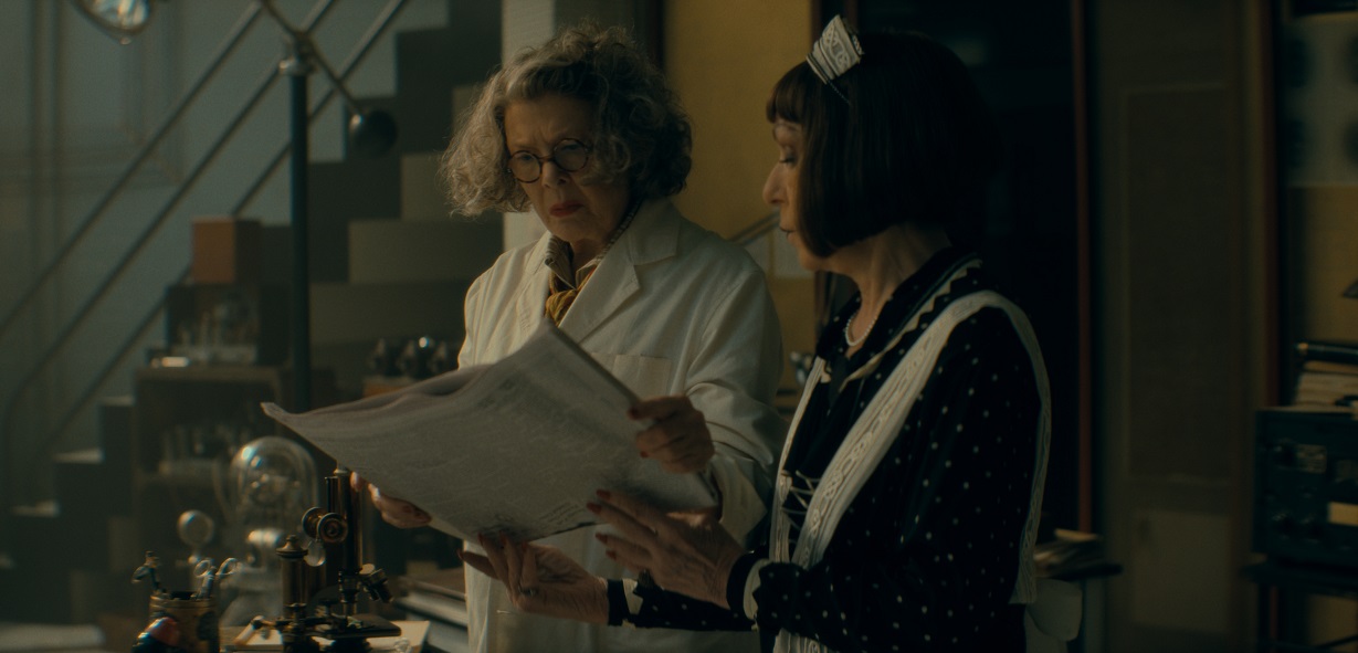 「ザ・ブライド!」フランケンシュタインと花嫁の愛と破壊のハネムーン逃避行